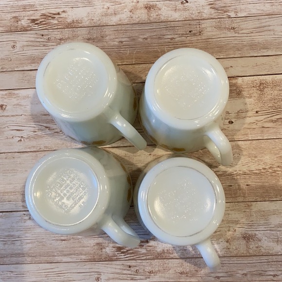 PYREX Vintage White Green Flower Mug Set of 4 - Picture 3 of 7